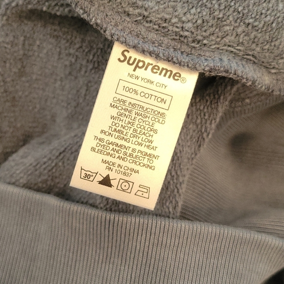 SUPREME Hoodie Sweatshirt - Picture 4 of 6